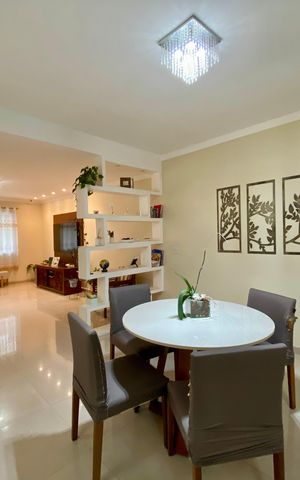 Casa à venda com 137m², 3 quartos e 3 vagas Casa à venda com 137m², 3 quartos e 3 vagasSala de Jantar
