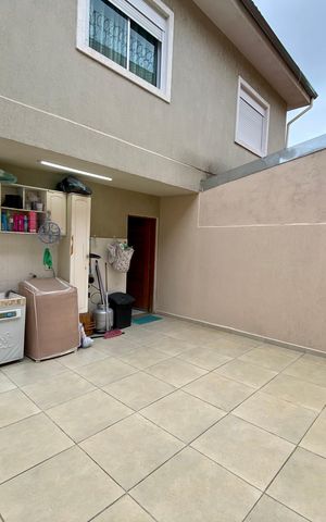Casa à venda com 137m², 3 quartos e 3 vagas Casa à venda com 137m², 3 quartos e 3 vagasÁrea de Serviço