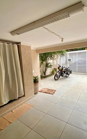 Casa à venda com 137m², 3 quartos e 3 vagas Casa à venda com 137m², 3 quartos e 3 vagasGaragem