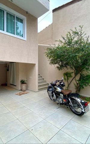 Casa à venda com 137m², 3 quartos e 3 vagas Casa à venda com 137m², 3 quartos e 3 vagasGaragem