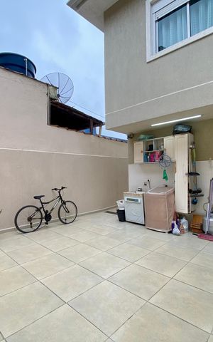 Casa à venda com 137m², 3 quartos e 3 vagas Casa à venda com 137m², 3 quartos e 3 vagasÁrea de Serviço