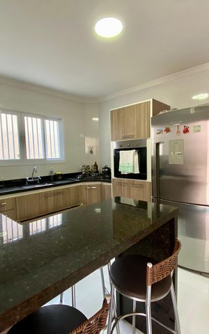 Casa à venda com 137m², 3 quartos e 3 vagas Casa à venda com 137m², 3 quartos e 3 vagasCozinha