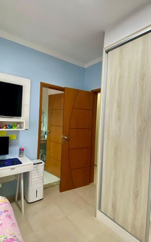 Casa à venda com 137m², 3 quartos e 3 vagas Casa à venda com 137m², 3 quartos e 3 vagasSuite 2