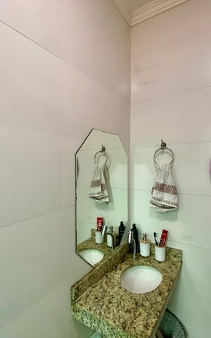Casa à venda com 137m², 3 quartos e 3 vagas Casa à venda com 137m², 3 quartos e 3 vagasBanheiro da Suíte 2