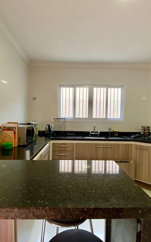 Casa à venda com 137m², 3 quartos e 3 vagas Casa à venda com 137m², 3 quartos e 3 vagasCozinha