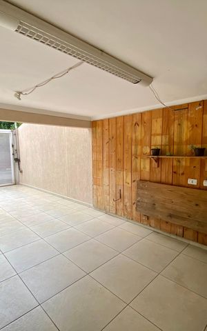 Casa à venda com 137m², 3 quartos e 3 vagas Casa à venda com 137m², 3 quartos e 3 vagasGaragem