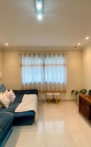 Casa à venda com 137m², 3 quartos e 3 vagas Casa à venda com 137m², 3 quartos e 3 vagasSala