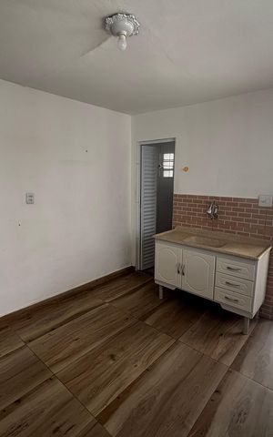 Casa para alugar com 40m², 1 quarto e sem vaga Casa para alugar com 40m², 1 quarto e sem vagaSala/Cozinha