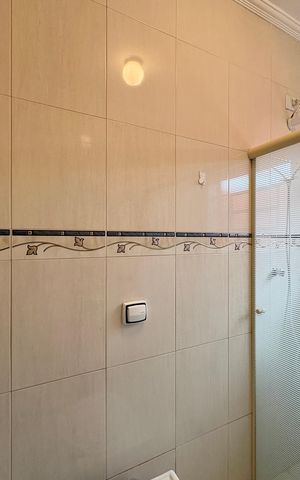 Casa à venda com 214m², 5 quartos e 5 vagas Casa à venda com 214m², 5 quartos e 5 vagasBanheiro - Casa 1