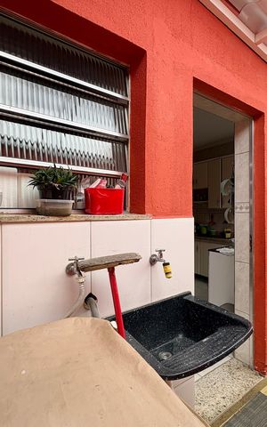 Casa à venda com 214m², 5 quartos e 5 vagas Casa à venda com 214m², 5 quartos e 5 vagasÁrea de Serviço - Casa 1