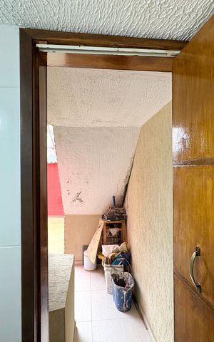 Casa à venda com 214m², 5 quartos e 5 vagas Casa à venda com 214m², 5 quartos e 5 vagasBanheiro de serviço
