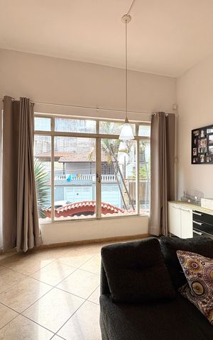 Casa à venda com 214m², 5 quartos e 5 vagas Casa à venda com 214m², 5 quartos e 5 vagasSala - Casa 2