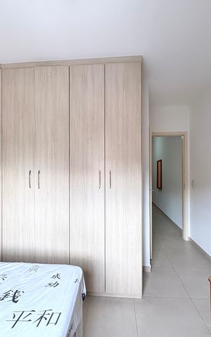 Casa à venda com 214m², 5 quartos e 5 vagas Casa à venda com 214m², 5 quartos e 5 vagasQuarto 2 - Casa 1