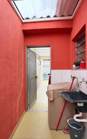 Casa à venda com 214m², 5 quartos e 5 vagas Casa à venda com 214m², 5 quartos e 5 vagasÁrea de Serviço - Casa 1