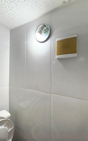 Casa à venda com 214m², 5 quartos e 5 vagas Casa à venda com 214m², 5 quartos e 5 vagasBanheiro de serviço