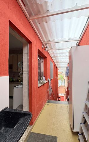 Casa à venda com 214m², 5 quartos e 5 vagas Casa à venda com 214m², 5 quartos e 5 vagasÁrea de Serviço - Casa 1