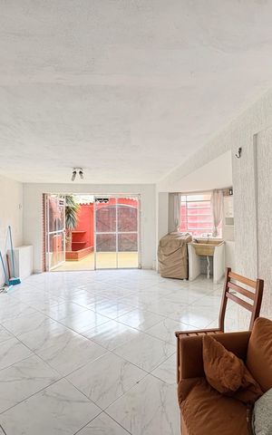 Casa à venda com 214m², 5 quartos e 5 vagas Casa à venda com 214m², 5 quartos e 5 vagasSalão