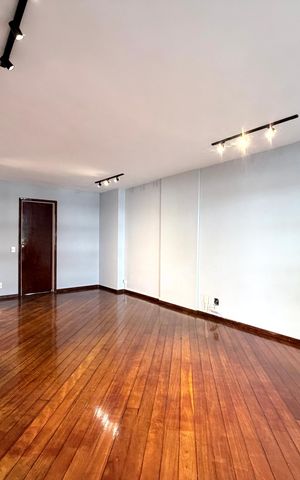 Casa de condomínio à venda com 220m², 3 quartos e 2 vagas Casa de condomínio à venda com 220m², 3 quartos e 2 vagasSala