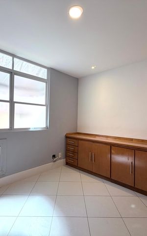 Casa de condomínio à venda com 220m², 3 quartos e 2 vagas Casa de condomínio à venda com 220m², 3 quartos e 2 vagasSuíte 2