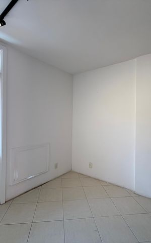 Casa de condomínio à venda com 220m², 3 quartos e 2 vagas Casa de condomínio à venda com 220m², 3 quartos e 2 vagasSuíte 1