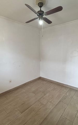 Casa à venda com 300m², 5 quartos e 5 vagas Casa à venda com 300m², 5 quartos e 5 vagasQuarto 6