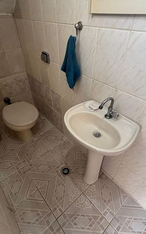 Casa à venda com 300m², 5 quartos e 5 vagas Casa à venda com 300m², 5 quartos e 5 vagasBanheiro 2