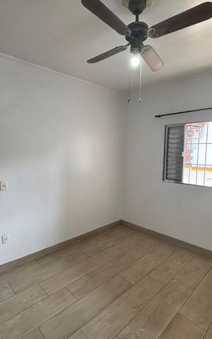Casa à venda com 300m², 5 quartos e 5 vagas Casa à venda com 300m², 5 quartos e 5 vagasQuarto 6