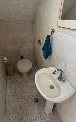 Casa à venda com 300m², 5 quartos e 5 vagas Casa à venda com 300m², 5 quartos e 5 vagasBanheiro 2