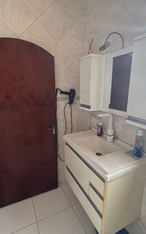 Casa à venda com 300m², 5 quartos e 5 vagas Casa à venda com 300m², 5 quartos e 5 vagasBanheiro 4