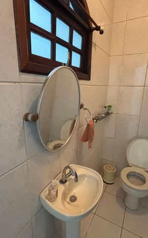 Casa à venda com 300m², 5 quartos e 5 vagas Casa à venda com 300m², 5 quartos e 5 vagasBanheiro 6
