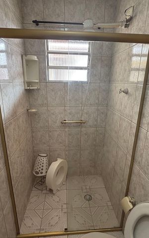 Casa à venda com 300m², 5 quartos e 5 vagas Casa à venda com 300m², 5 quartos e 5 vagasBanheiro 6