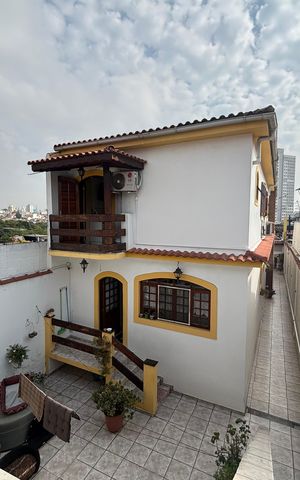 Casa à venda com 300m², 5 quartos e 5 vagas Casa à venda com 300m², 5 quartos e 5 vagasQuintal