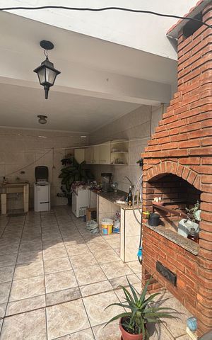 Casa à venda com 300m², 5 quartos e 5 vagas Casa à venda com 300m², 5 quartos e 5 vagasÁrea gourmet