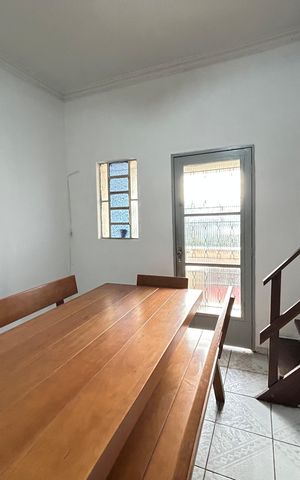 Casa à venda com 191m², 5 quartos e sem vagaSala