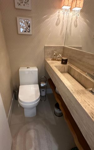 Apartamento à venda com 158m², 3 quartos e 3 vagas Apartamento à venda com 158m², 3 quartos e 3 vagasLavabo