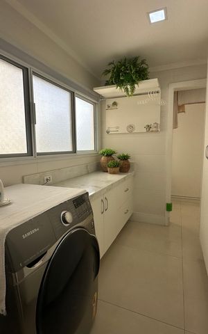 Apartamento à venda com 158m², 3 quartos e 3 vagas Apartamento à venda com 158m², 3 quartos e 3 vagasÁrea de Serviço