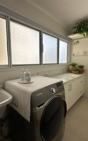 Apartamento à venda com 158m², 3 quartos e 3 vagas Apartamento à venda com 158m², 3 quartos e 3 vagasÁrea de Serviço