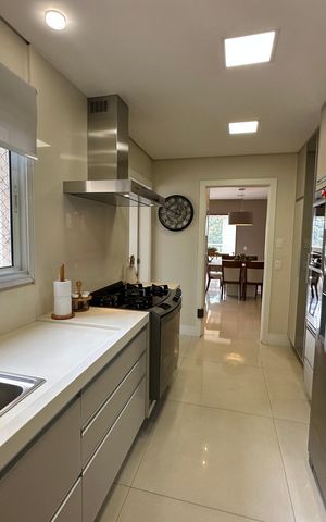 Apartamento à venda com 158m², 3 quartos e 3 vagas Apartamento à venda com 158m², 3 quartos e 3 vagasCozinha