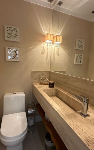 Apartamento à venda com 158m², 3 quartos e 3 vagas Apartamento à venda com 158m², 3 quartos e 3 vagasLavabo