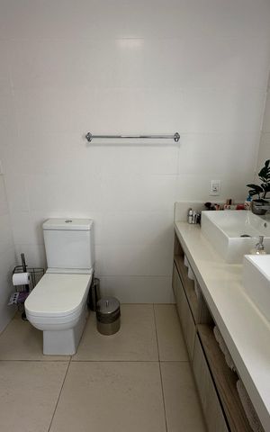 Apartamento à venda com 158m², 3 quartos e 3 vagas Apartamento à venda com 158m², 3 quartos e 3 vagasBanheiro da Suíte 3
