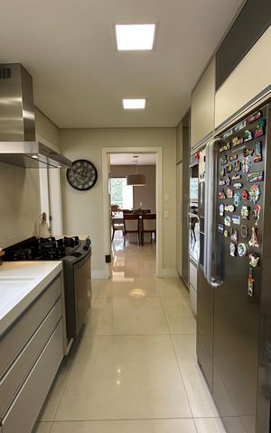 Apartamento à venda com 158m², 3 quartos e 3 vagas Apartamento à venda com 158m², 3 quartos e 3 vagasCozinha