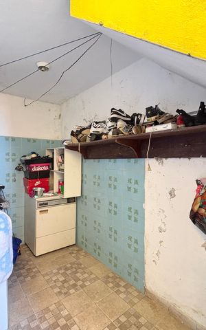 Casa à venda com 200m², 4 quartos e 2 vagas Casa à venda com 200m², 4 quartos e 2 vagasÁrea de serviço - Casa 3