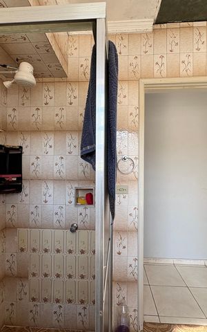 Casa à venda com 200m², 4 quartos e 2 vagas Casa à venda com 200m², 4 quartos e 2 vagasBanheiro 1 - Casa 1