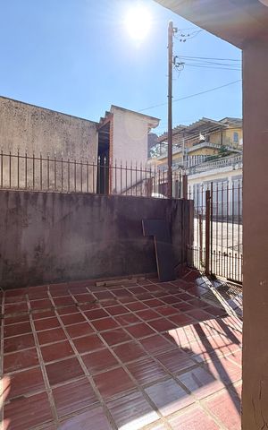 Casa à venda com 200m², 4 quartos e 2 vagas Casa à venda com 200m², 4 quartos e 2 vagasGaragem - Casa 1
