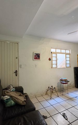 Casa à venda com 200m², 4 quartos e 2 vagas Casa à venda com 200m², 4 quartos e 2 vagasSala - Casa 2