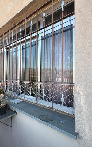 Casa à venda com 200m², 4 quartos e 2 vagas Casa à venda com 200m², 4 quartos e 2 vagasÁrea de serviço- Casa 1