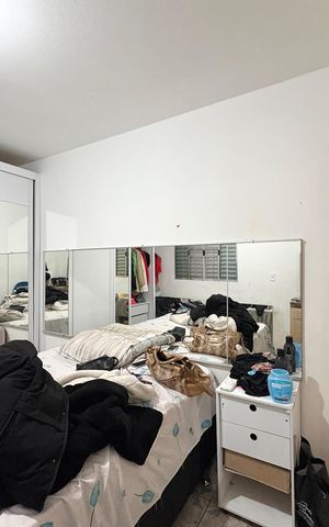 Casa à venda com 200m², 4 quartos e 2 vagas Casa à venda com 200m², 4 quartos e 2 vagasQuarto - Casa 3