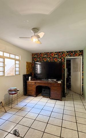 Casa à venda com 200m², 4 quartos e 2 vagas Casa à venda com 200m², 4 quartos e 2 vagasSala - Casa 2
