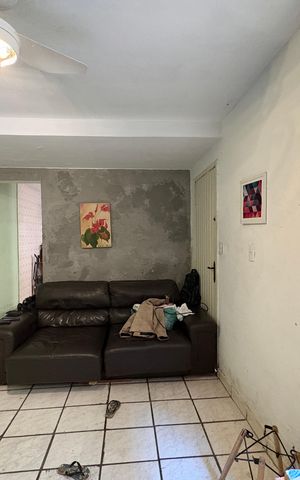 Casa à venda com 200m², 4 quartos e 2 vagas Casa à venda com 200m², 4 quartos e 2 vagasSala - Casa 2
