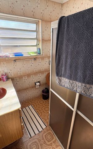 Casa à venda com 200m², 4 quartos e 2 vagas Casa à venda com 200m², 4 quartos e 2 vagasBanheiro 1 - Casa 1
